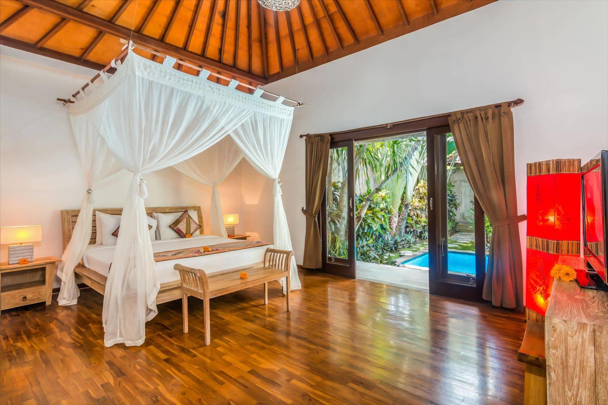 Villa Bisi Seminyak  Ngoại thất bức ảnh