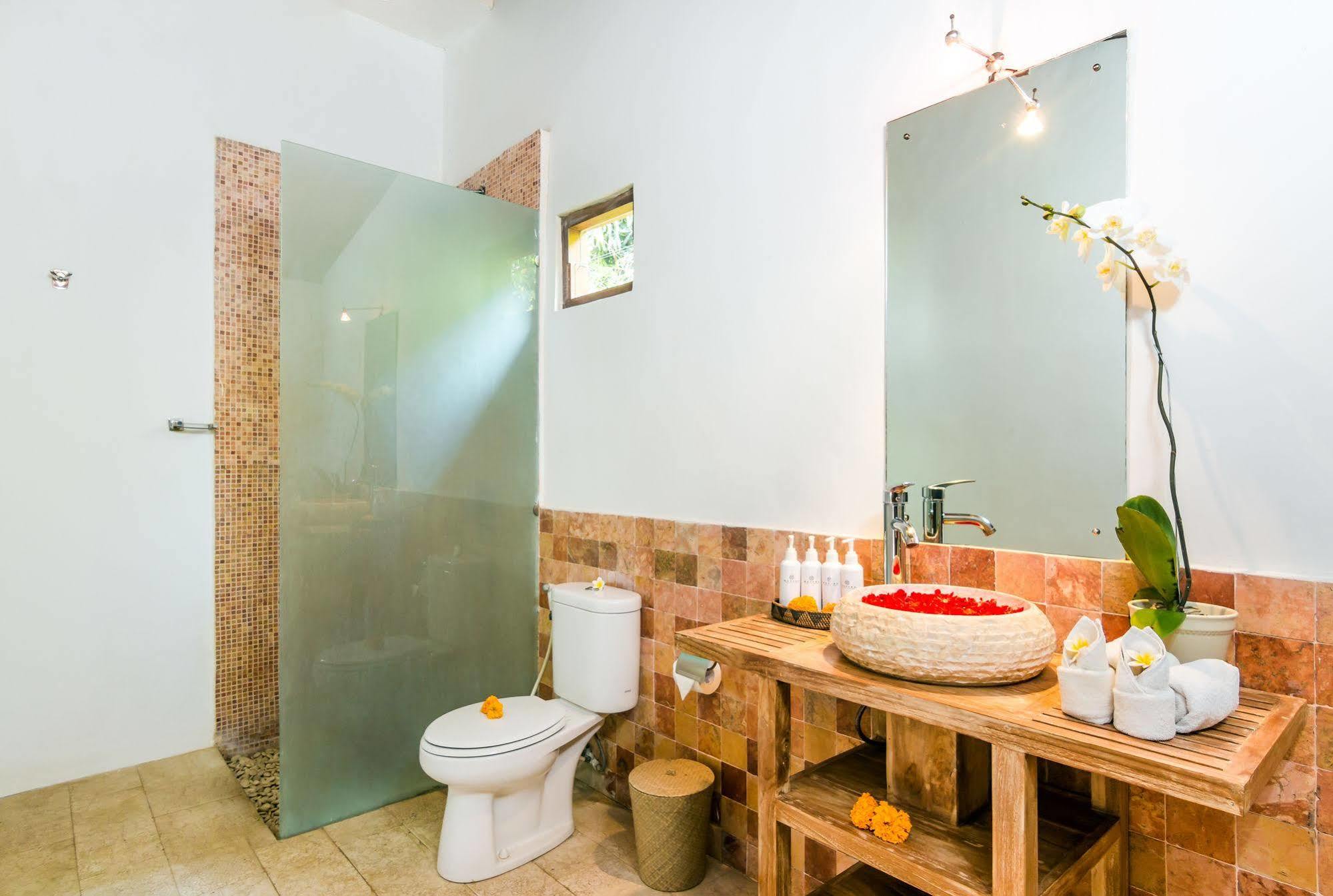 Villa Bisi Seminyak  Ngoại thất bức ảnh
