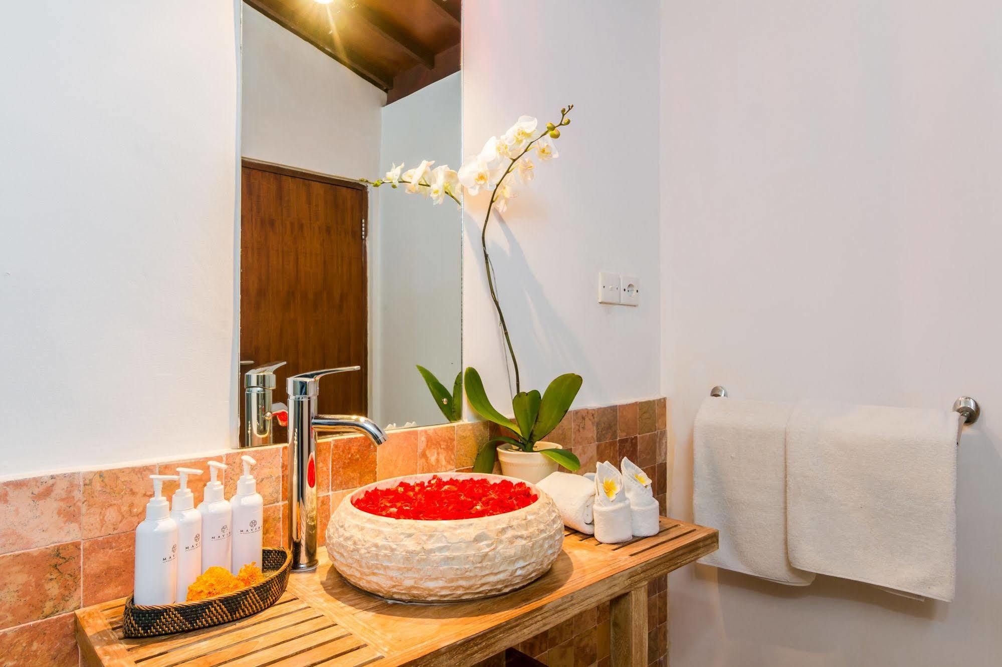 Villa Bisi Seminyak  Ngoại thất bức ảnh