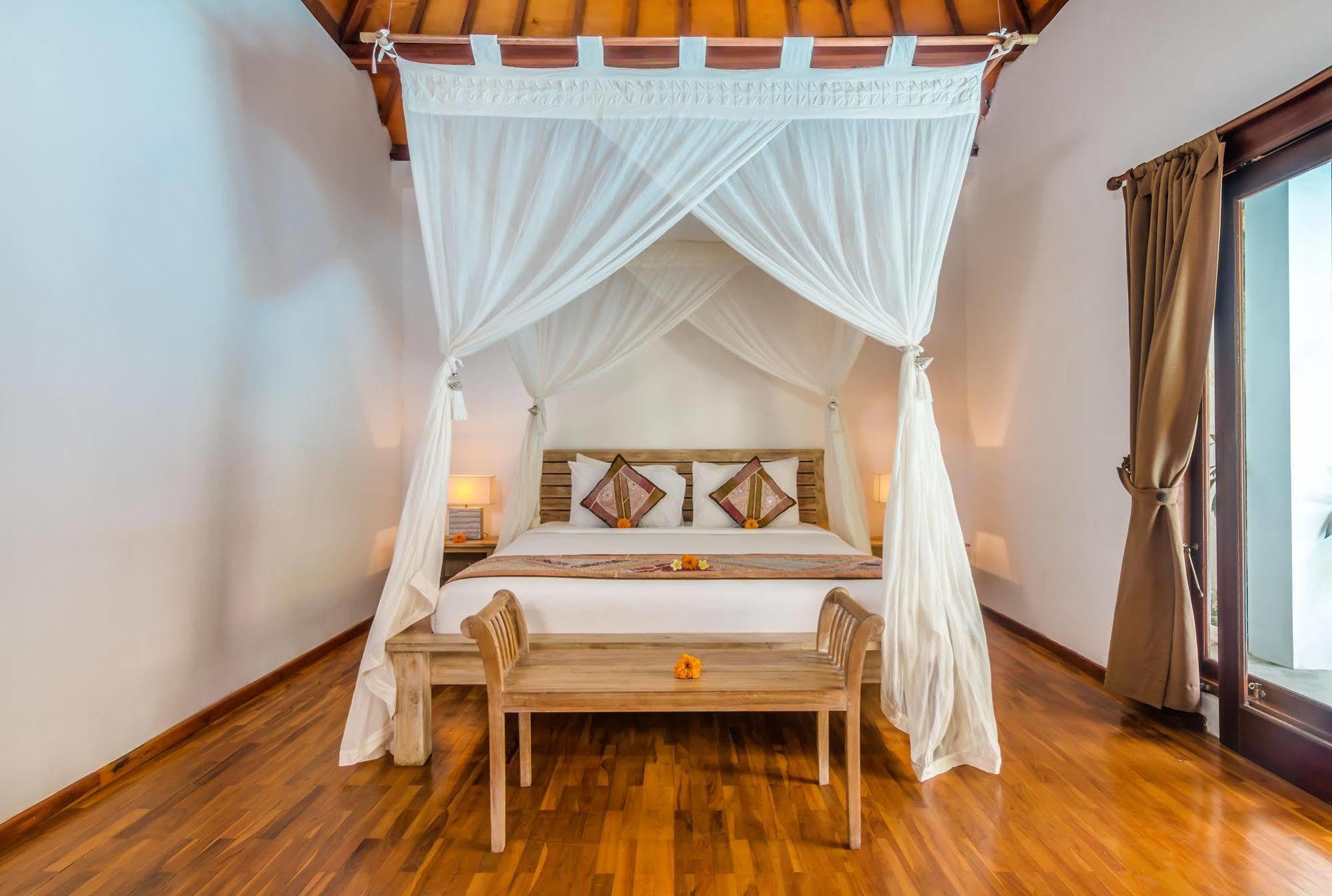 Villa Bisi Seminyak  Ngoại thất bức ảnh