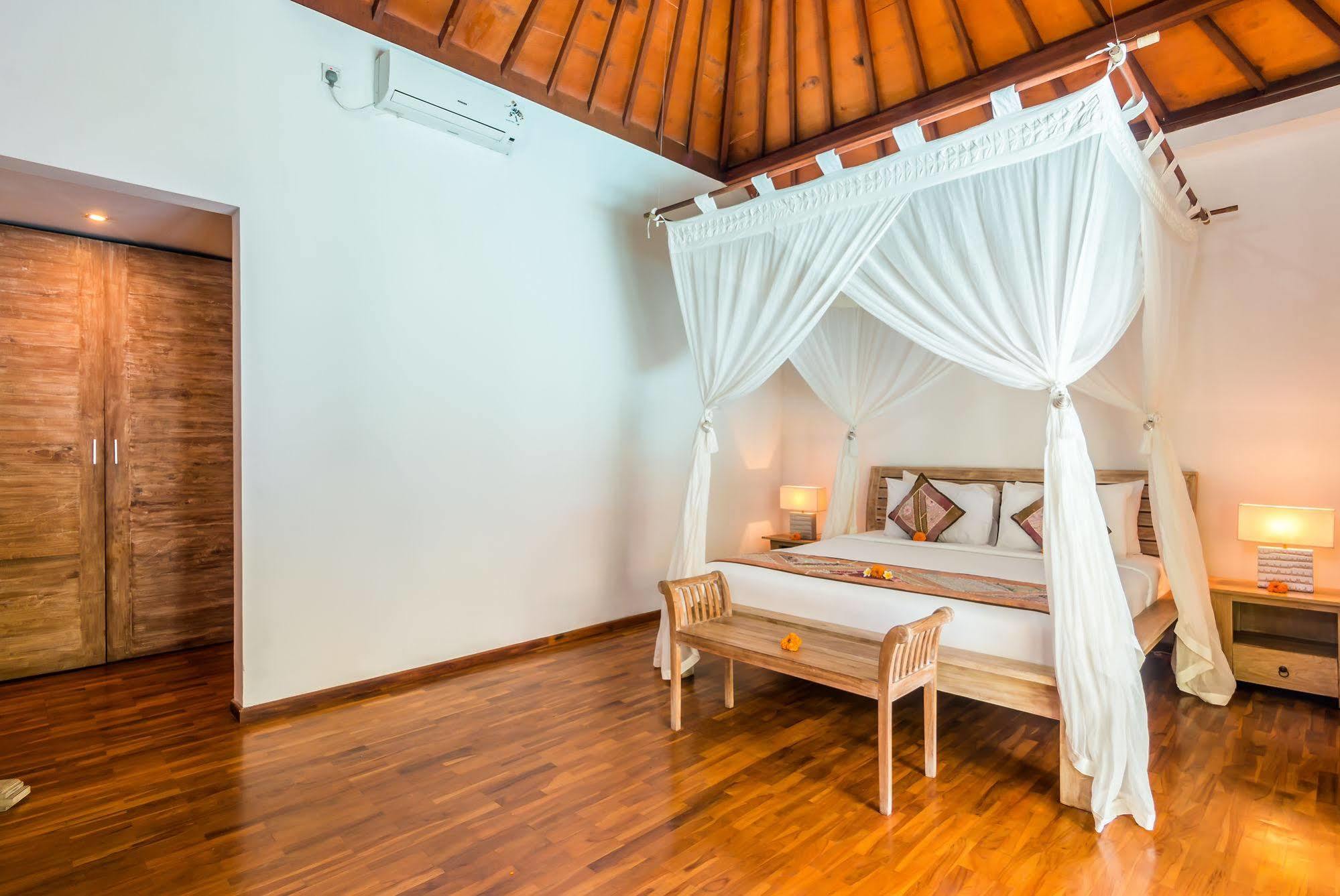 Villa Bisi Seminyak  Ngoại thất bức ảnh