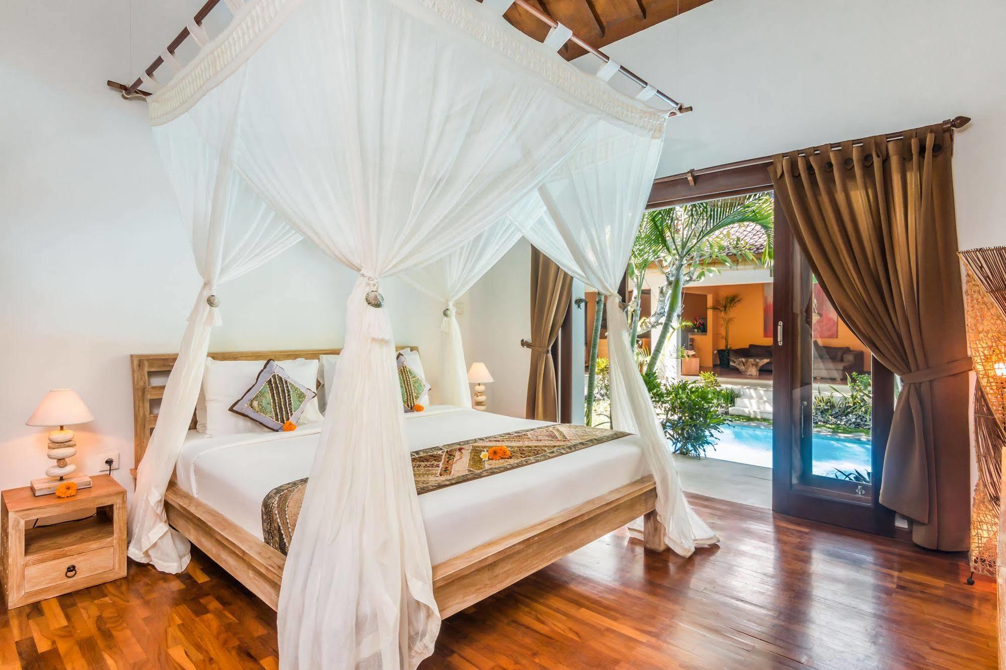 Villa Bisi Seminyak  Ngoại thất bức ảnh