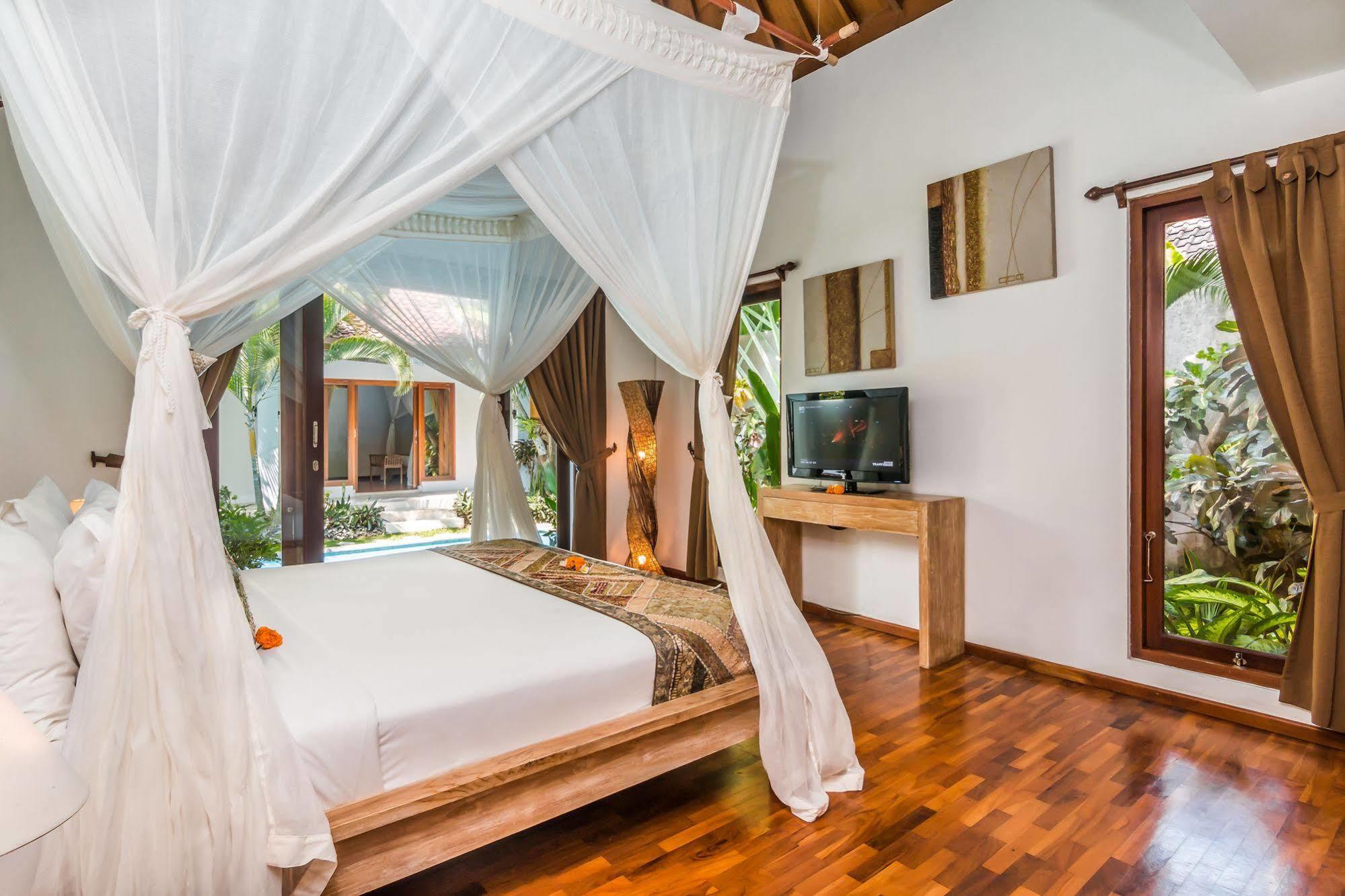 Villa Bisi Seminyak  Ngoại thất bức ảnh